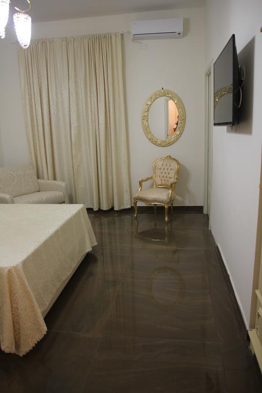 Beb Mariafrancesca Bed & Breakfast Napoli Eksteriør bilde