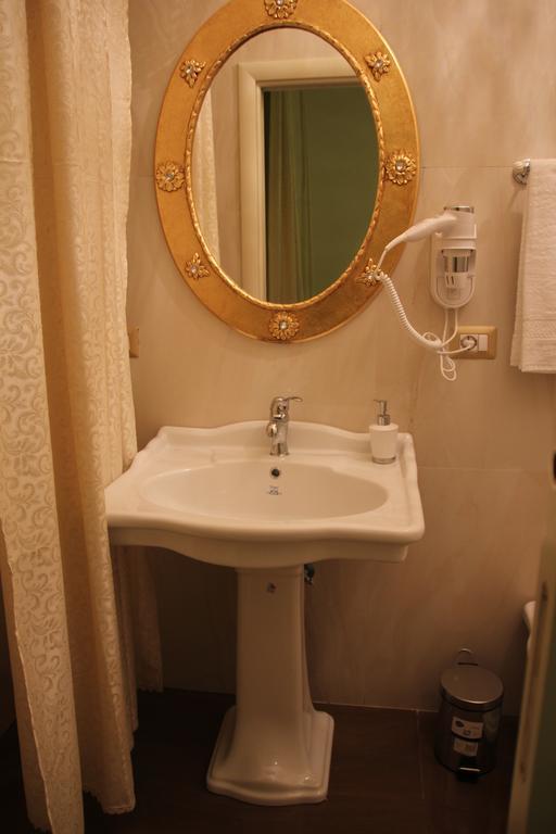 Beb Mariafrancesca Bed & Breakfast Napoli Eksteriør bilde