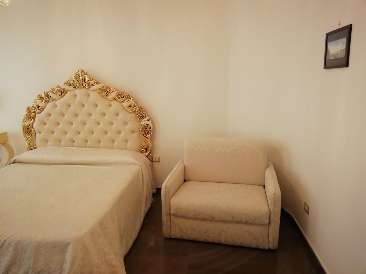Beb Mariafrancesca Bed & Breakfast Napoli Eksteriør bilde