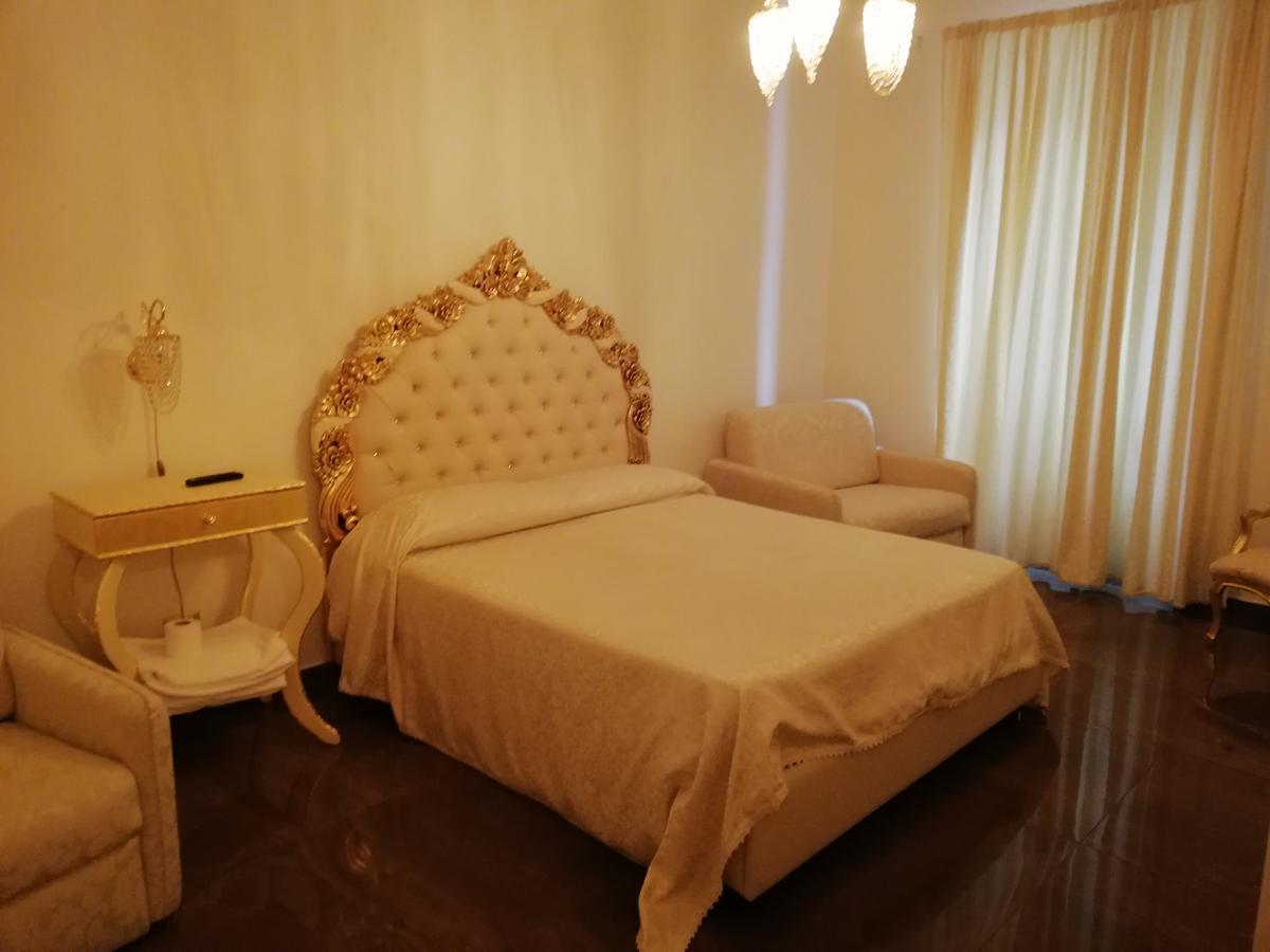 Beb Mariafrancesca Bed & Breakfast Napoli Eksteriør bilde